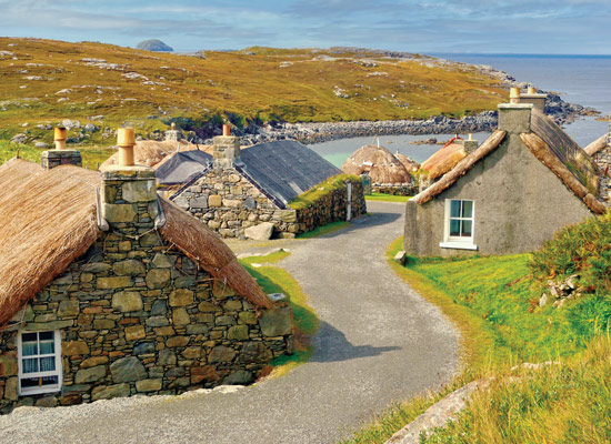 Hebriden-eilanden De zwarte huizen op het eiland Lewis